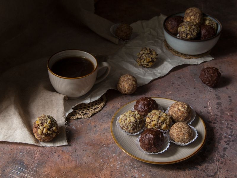 Date Cocoa Energy Balls
