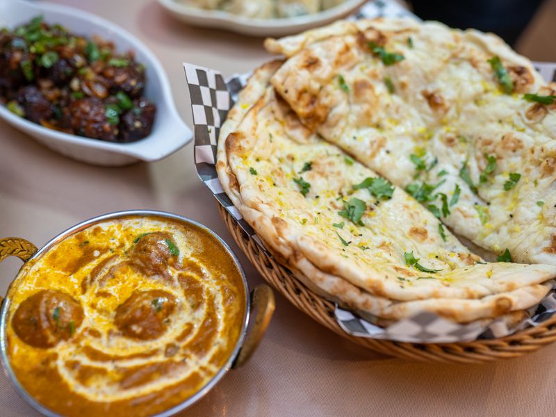Butter Chicken with Naan (Lunch)